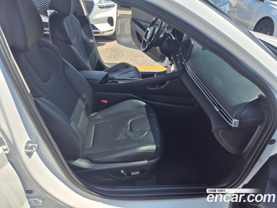 Hyundai Avante (CN7) фото 12