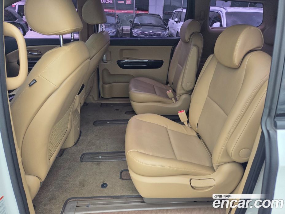 Kia Carnival 3rd Gen фото 10