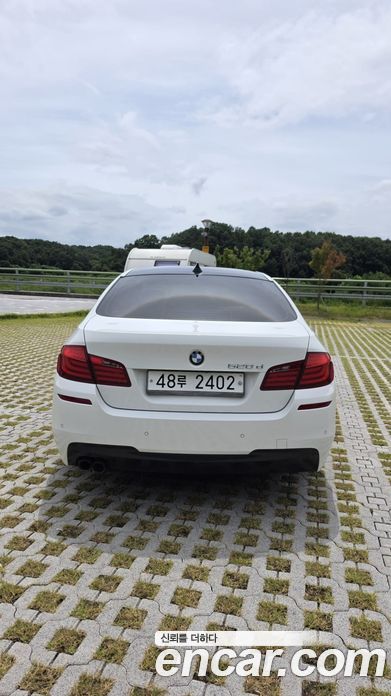 BMW 5-Series (F10) фото 11