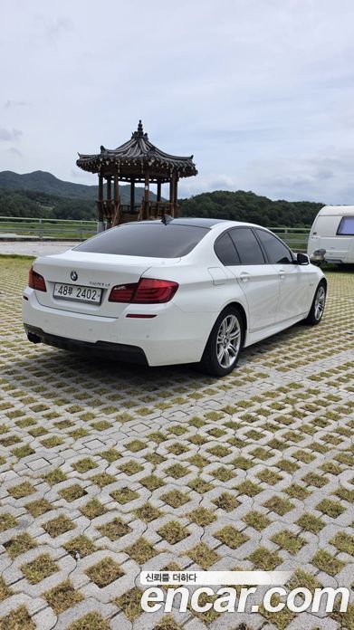BMW 5-Series (F10) фото 12