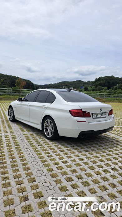 BMW 5-Series (F10) фото 14