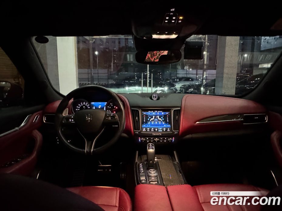 Maserati Levante фото 6