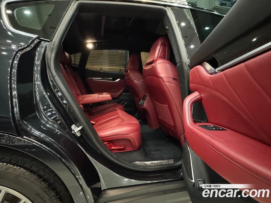Maserati Levante фото 19