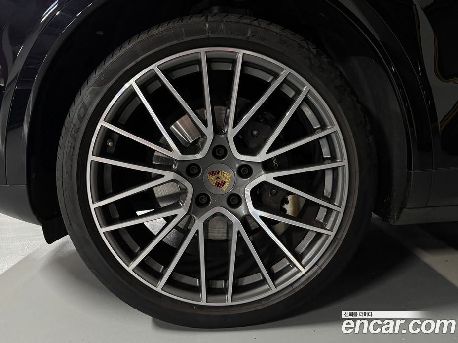 Porsche Cayenne 3rd Gen фото 5