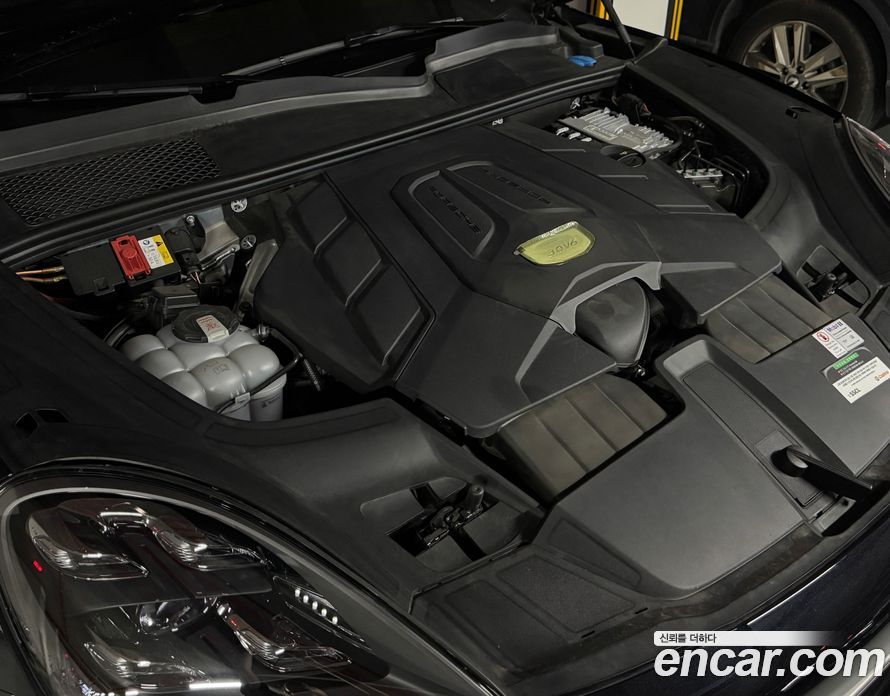 Porsche Cayenne 3rd Gen фото 6