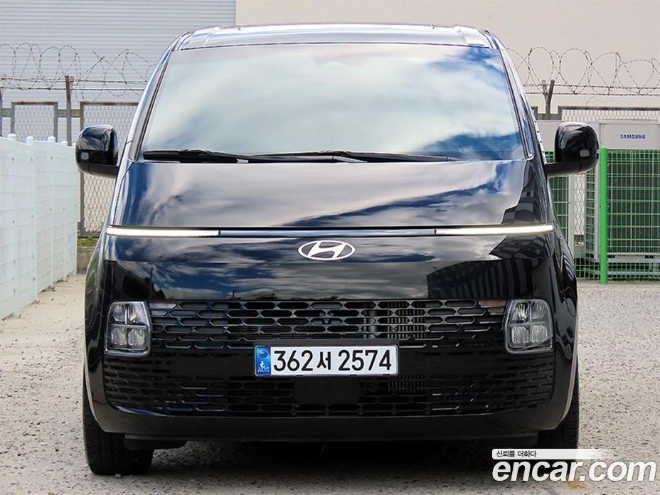 Hyundai Staria