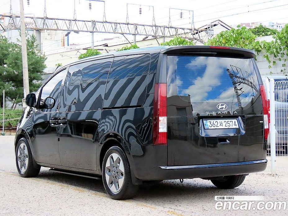 Hyundai Staria фото 3