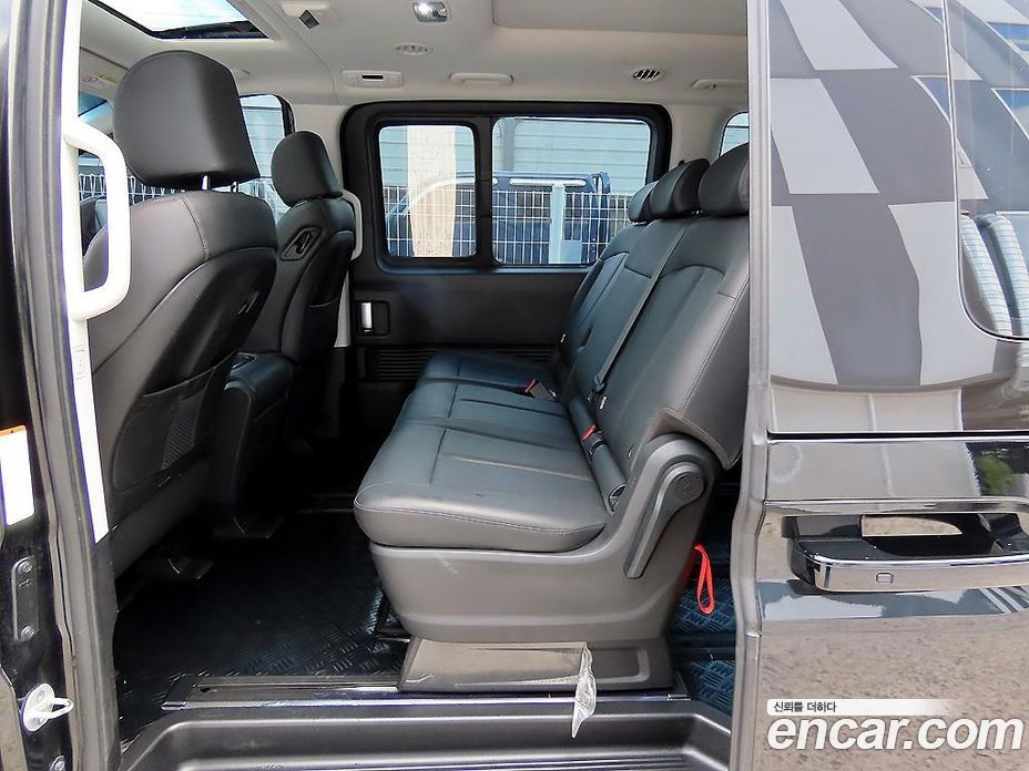 Hyundai Staria фото 7
