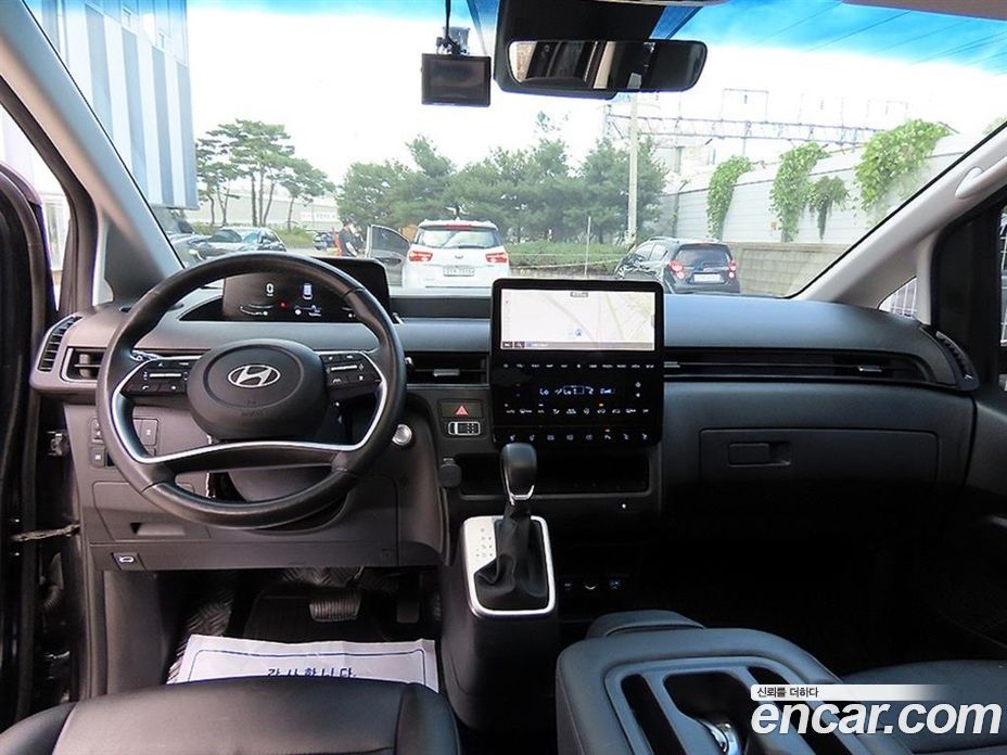 Hyundai Staria фото 9
