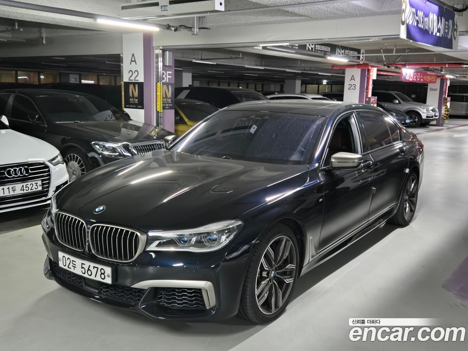 BMW 7-Series (G11) фото 2