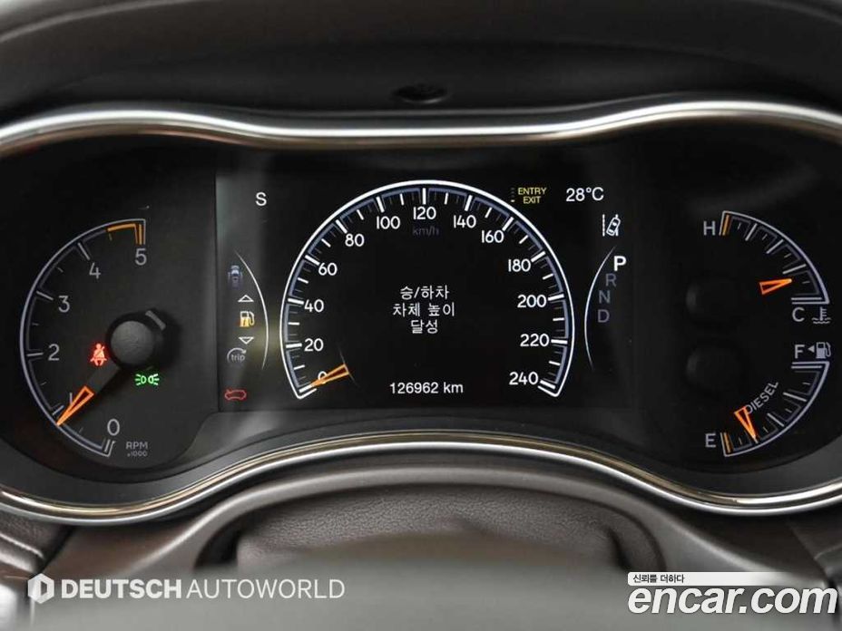 Jeep Grand Cherokee (WK) фото 8