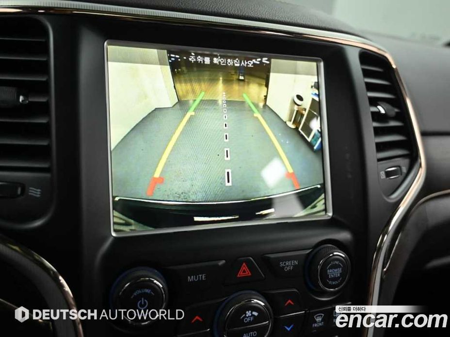 Jeep Grand Cherokee (WK) фото 15
