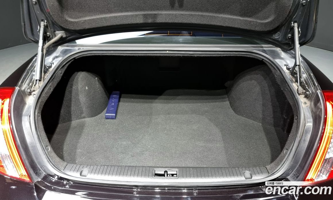 Kia Opirus Premium фото 20