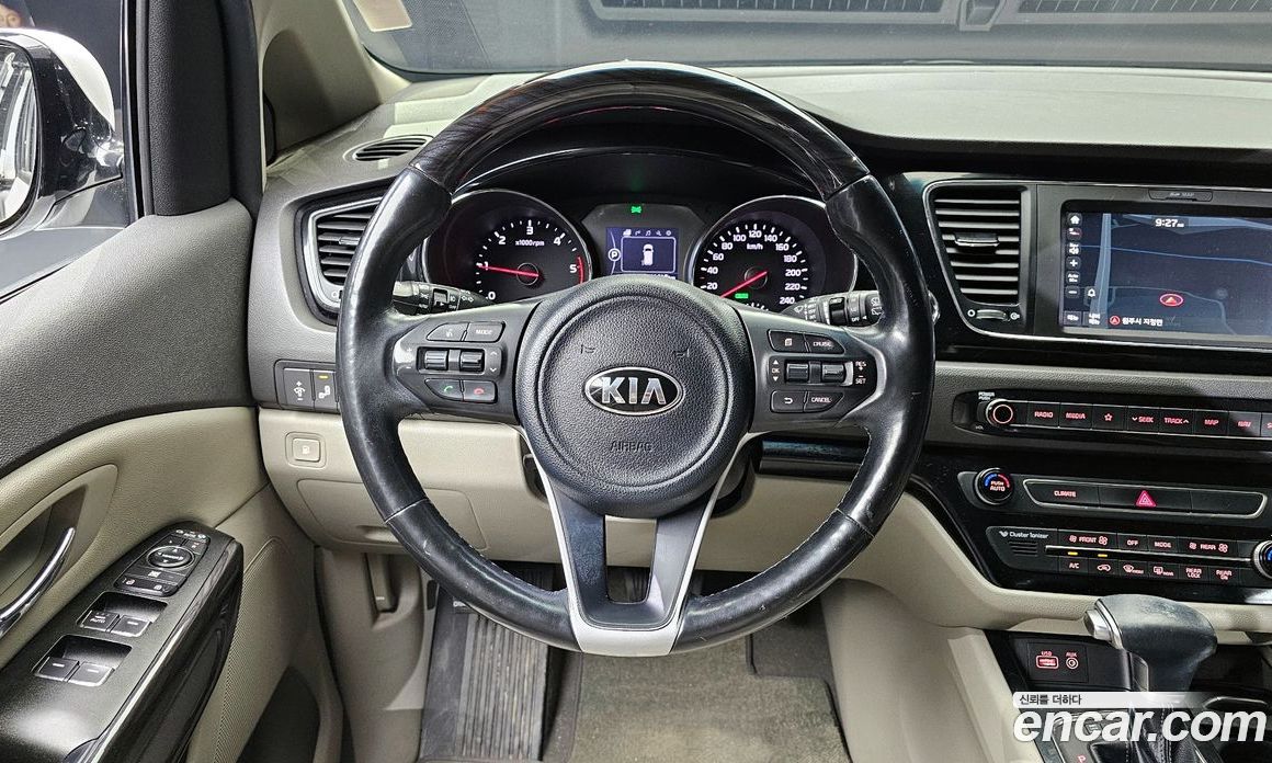 Kia Carnival 3rd Gen фото 13