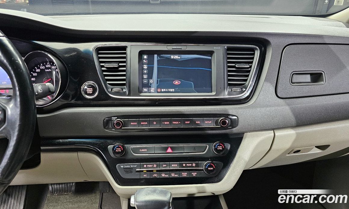 Kia Carnival 3rd Gen фото 17