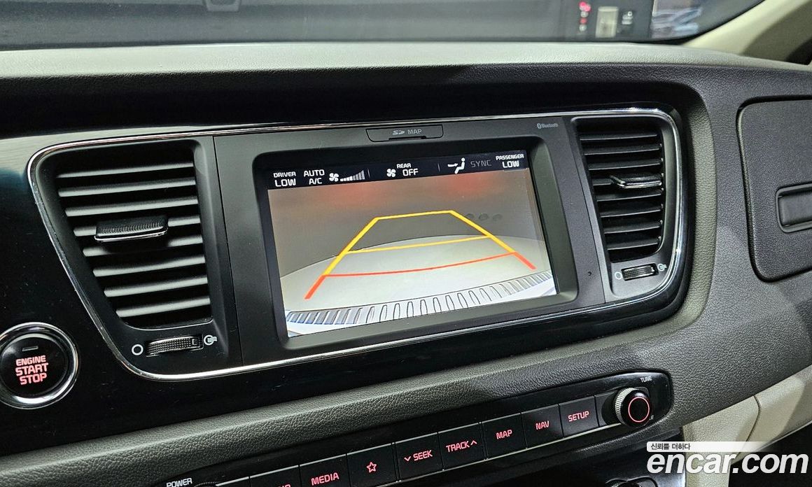 Kia Carnival 3rd Gen фото 18