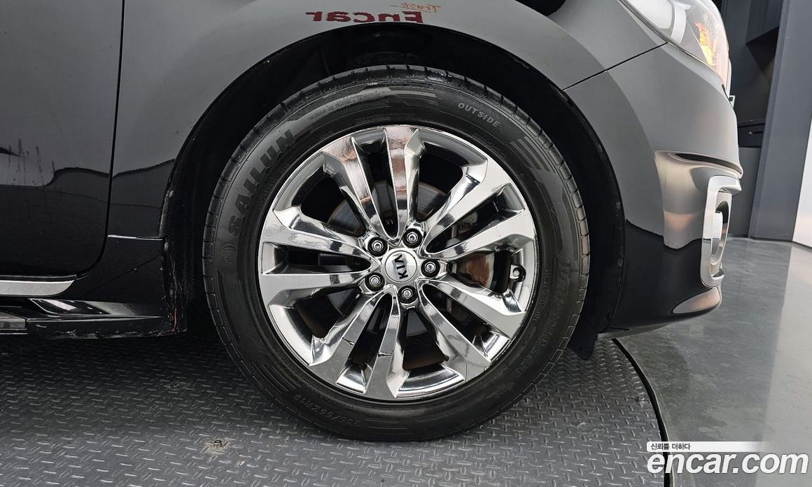 Kia Carnival 3rd Gen фото 5