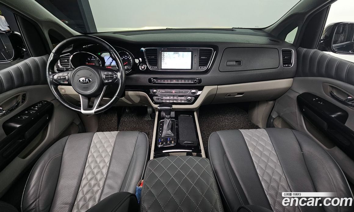 Kia Carnival 3rd Gen фото 7