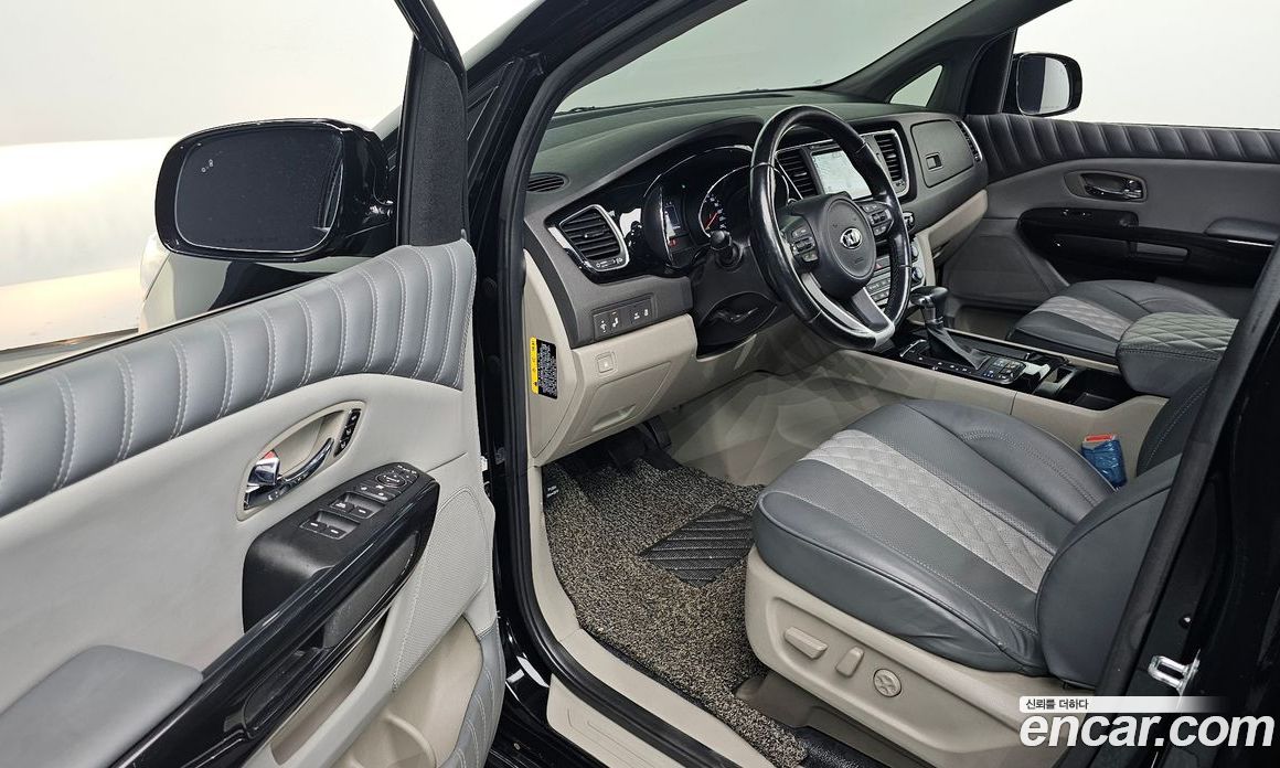 Kia Carnival 3rd Gen фото 11