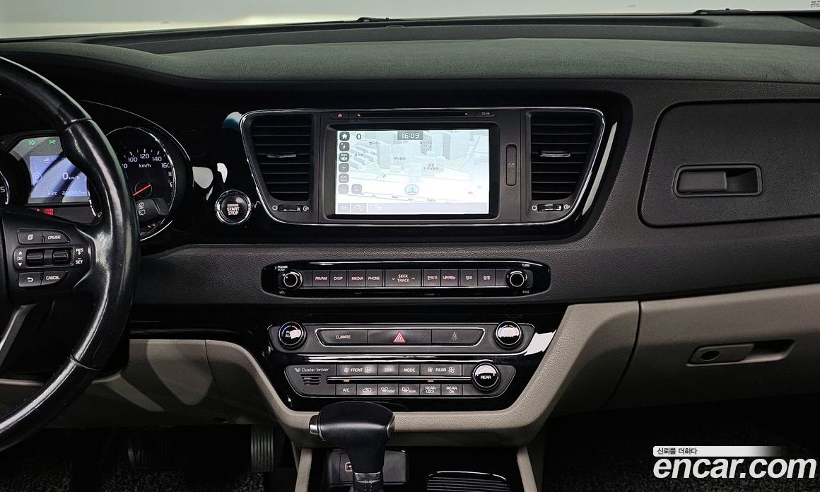 Kia Carnival 3rd Gen фото 14