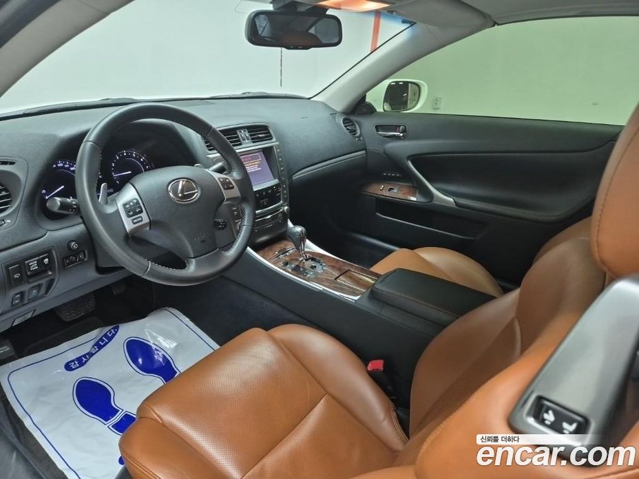 Lexus IS250 фото 7