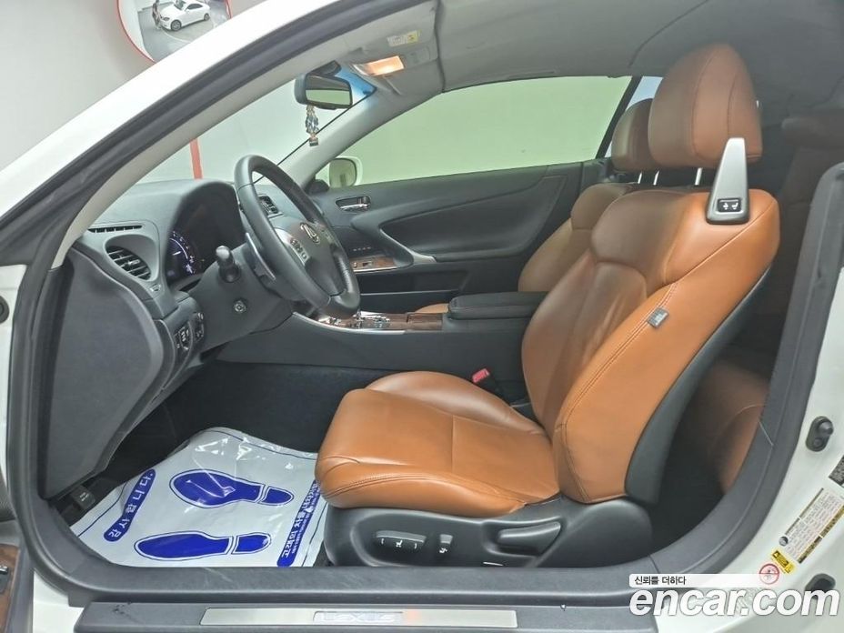 Lexus IS250 фото 11