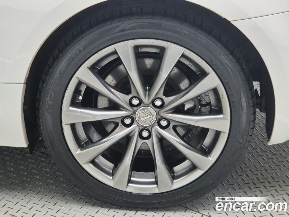 Lexus IS250 фото 20