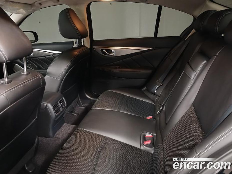 Infiniti Q50 фото 8