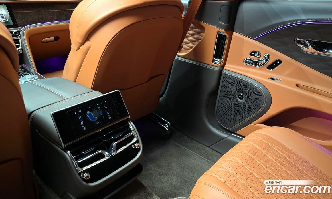 Bentley Flying Spur 3rd Gen фото 17