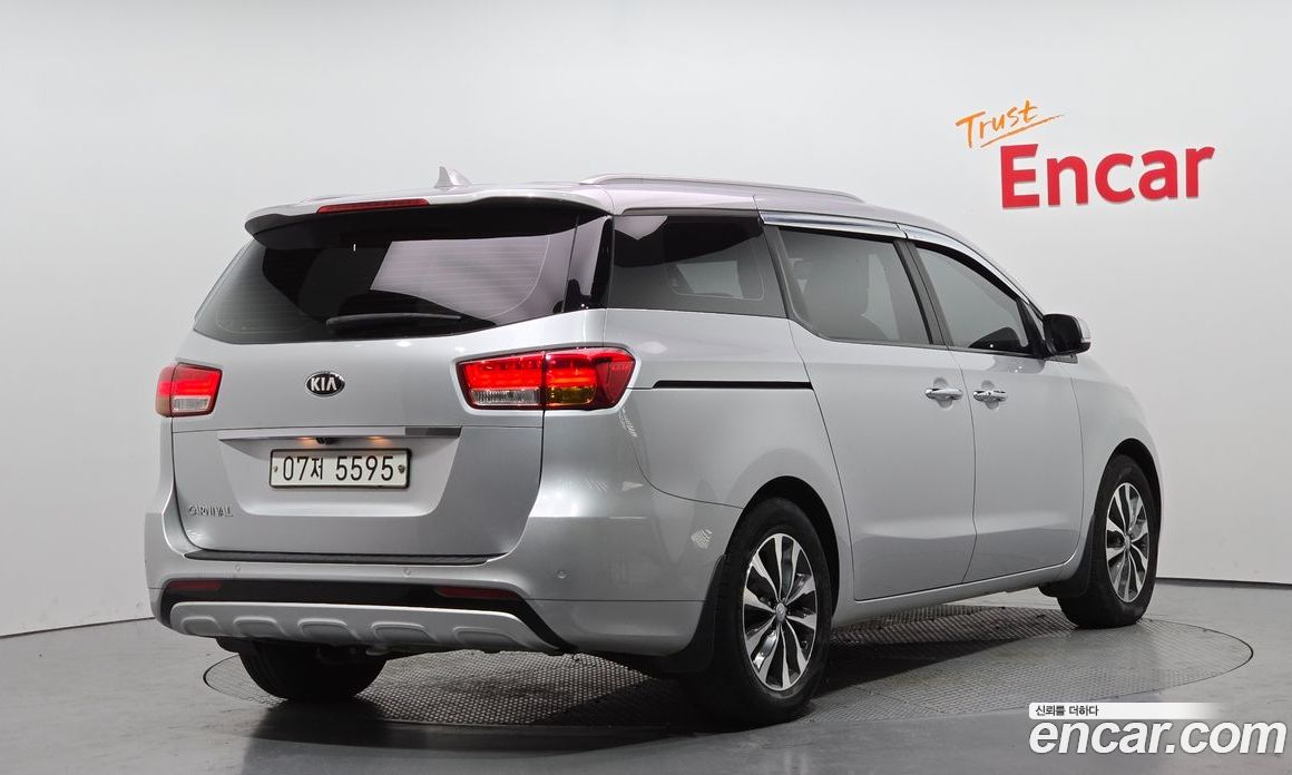 Kia Carnival 3rd Gen фото 2