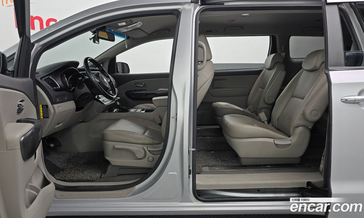 Kia Carnival 3rd Gen фото 10