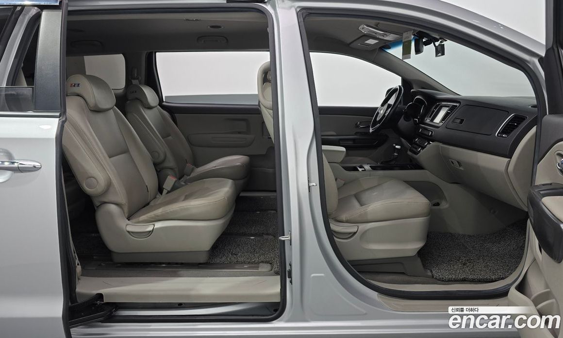 Kia Carnival 3rd Gen фото 11