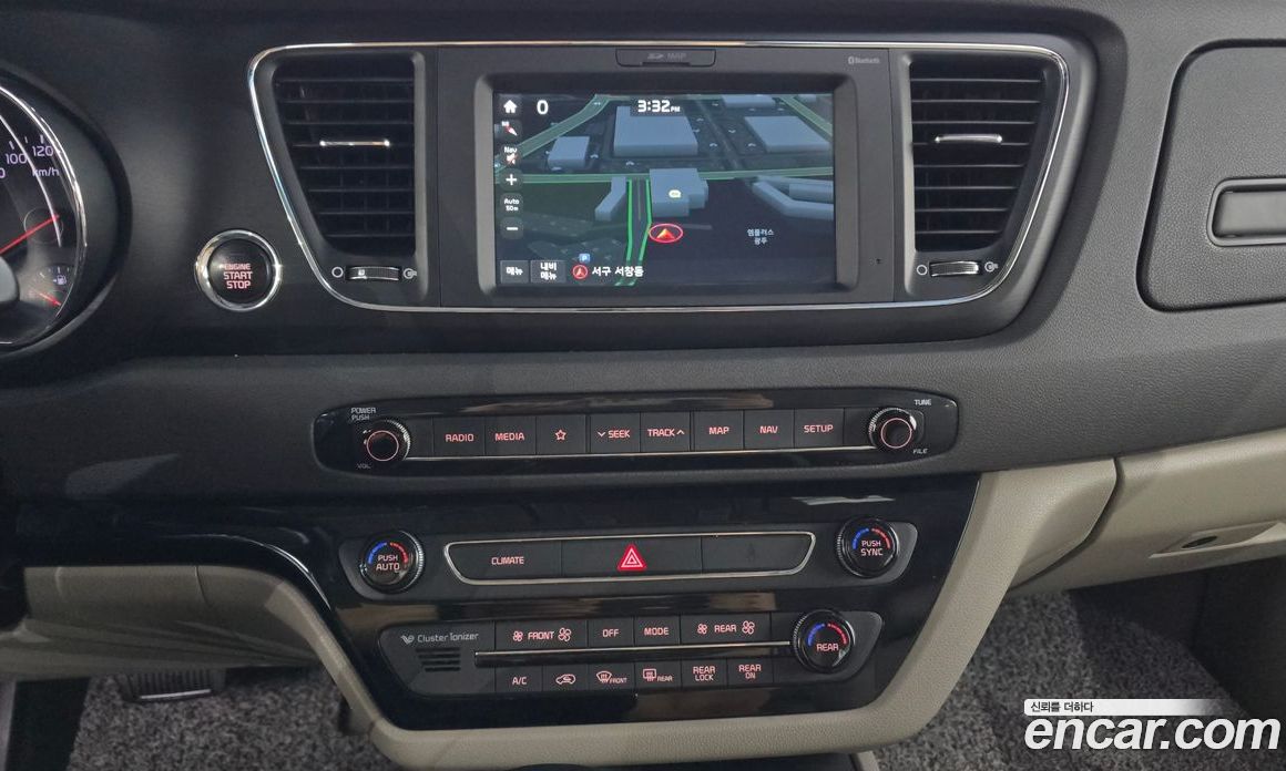 Kia Carnival 3rd Gen фото 14