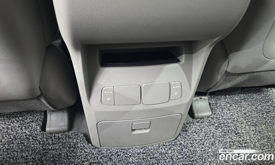 Kia Carnival 3rd Gen фото 19
