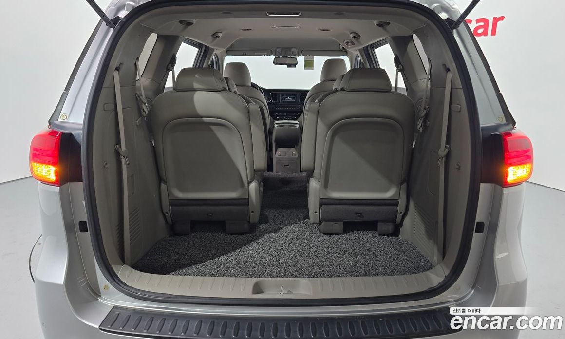 Kia Carnival 3rd Gen фото 20