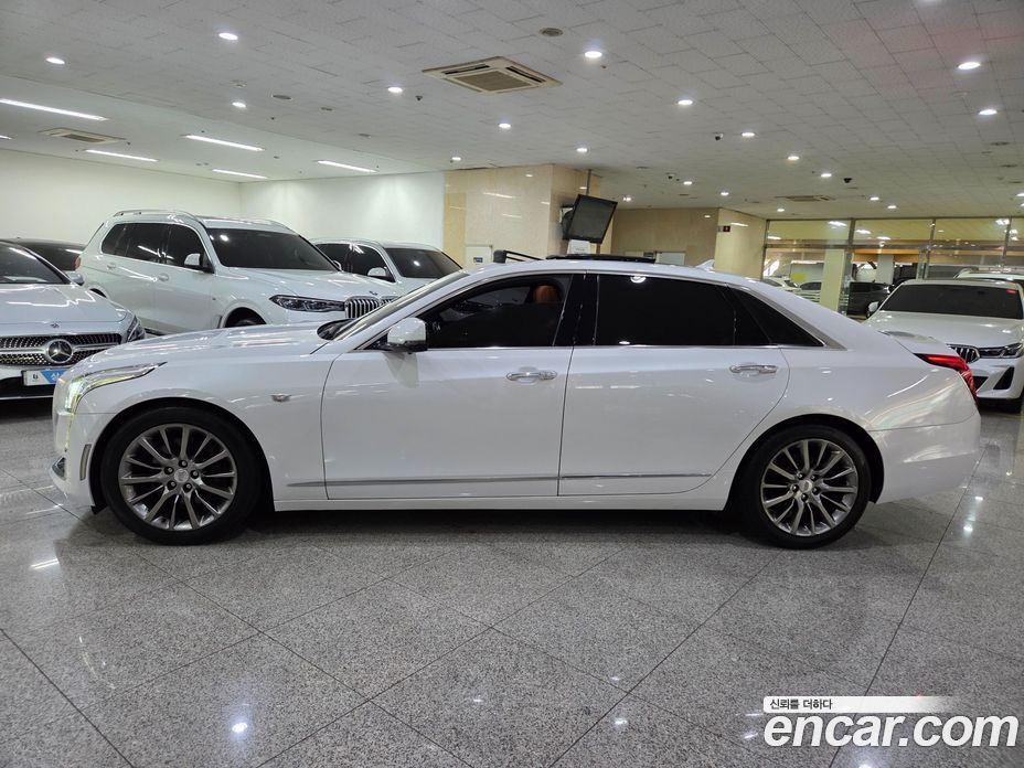 Cadillac CT6 фото 3