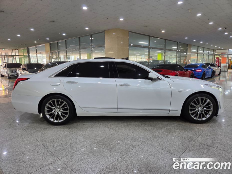 Cadillac CT6 фото 5
