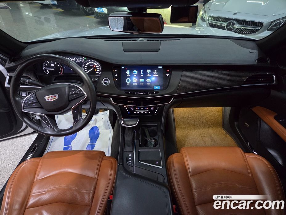 Cadillac CT6 фото 8
