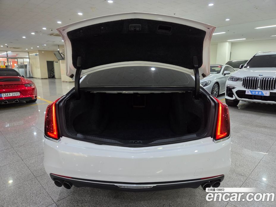 Cadillac CT6 фото 19