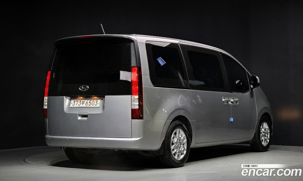 Hyundai Staria фото 2