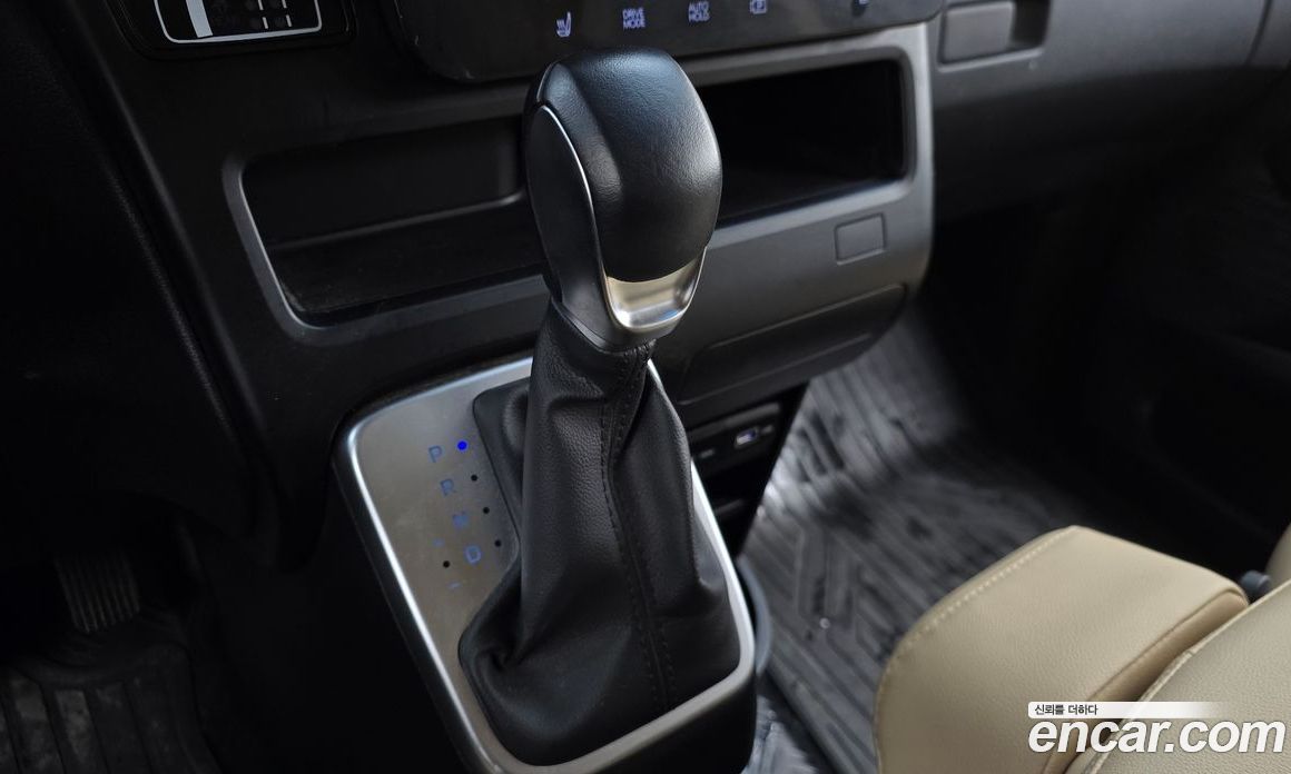 Hyundai Staria фото 9