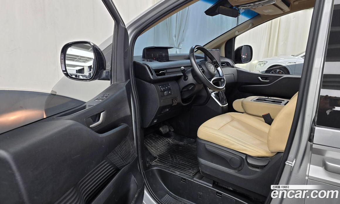 Hyundai Staria фото 10