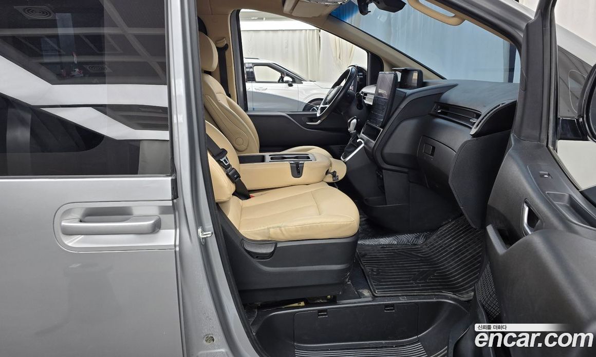 Hyundai Staria фото 11