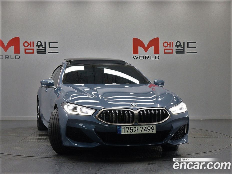BMW 8-Series (G15) фото 2