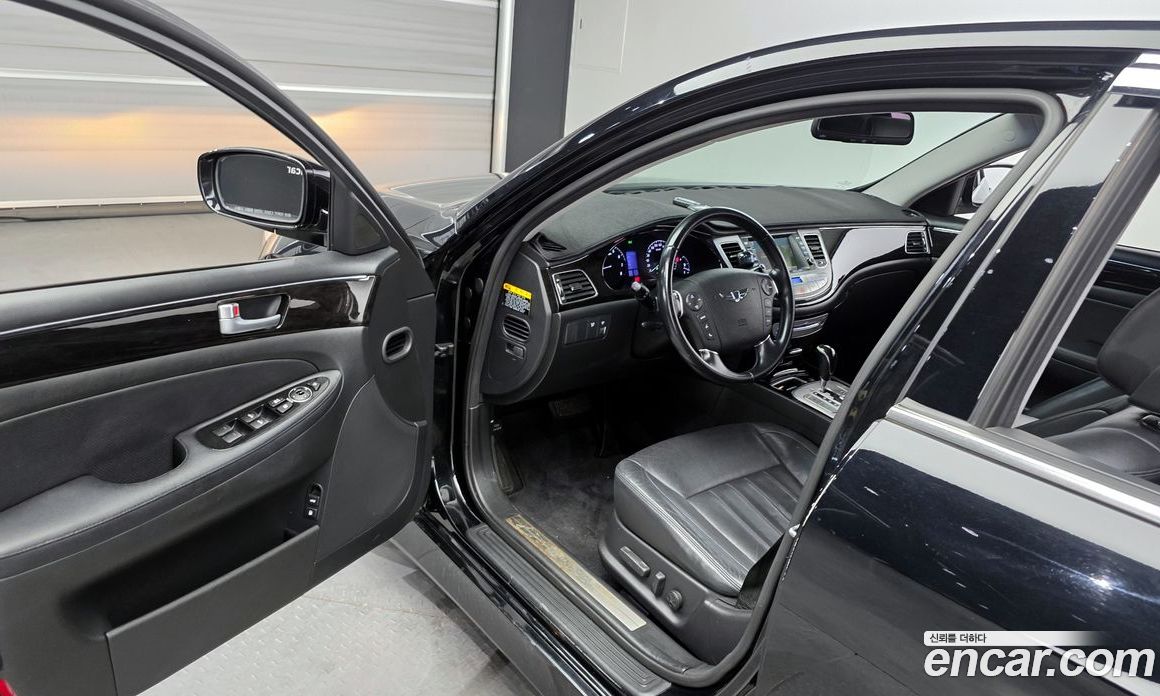Hyundai Genesis фото 10