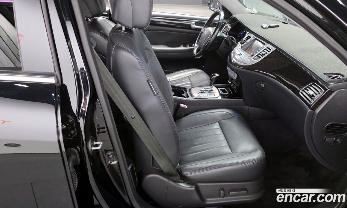 Hyundai Genesis фото 12