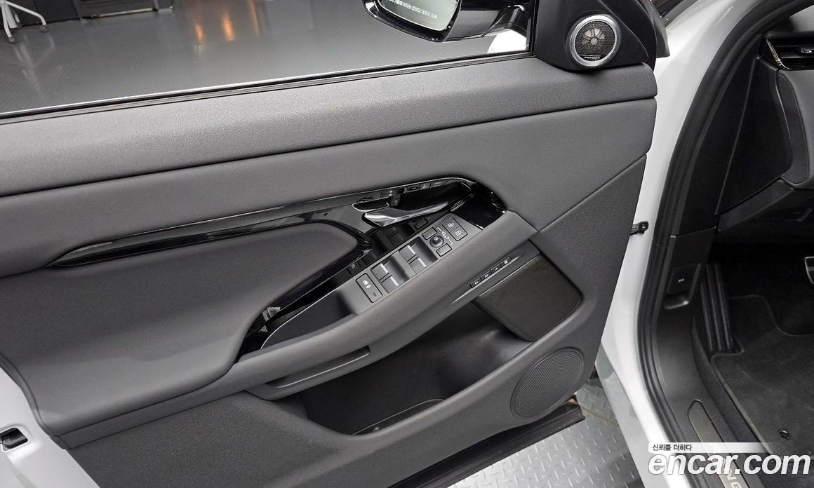 Land Rover Range Rover Evoque 2nd Gen фото 18