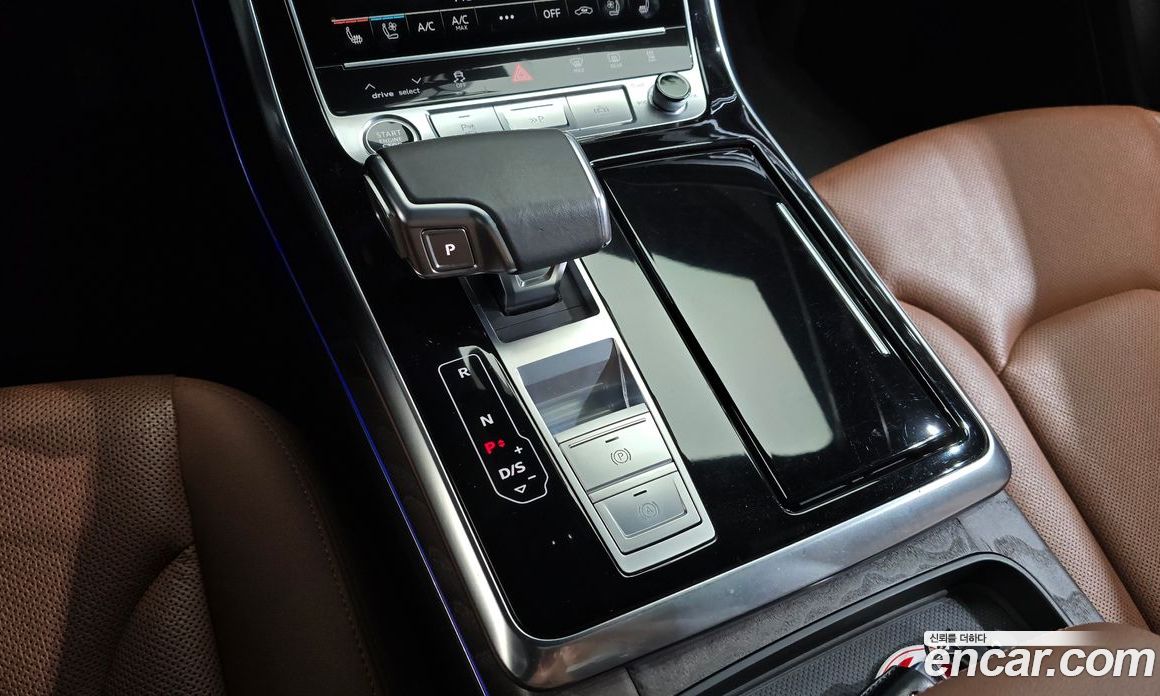 Audi Q7 (4M) фото 9