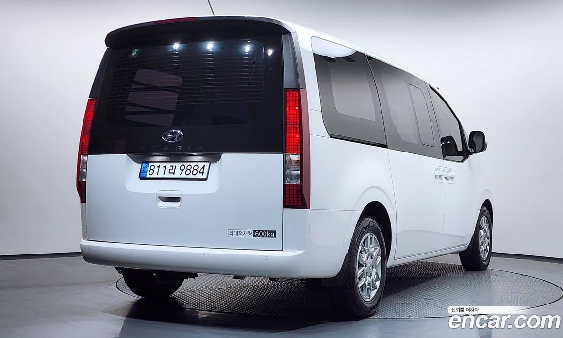 Hyundai Staria
