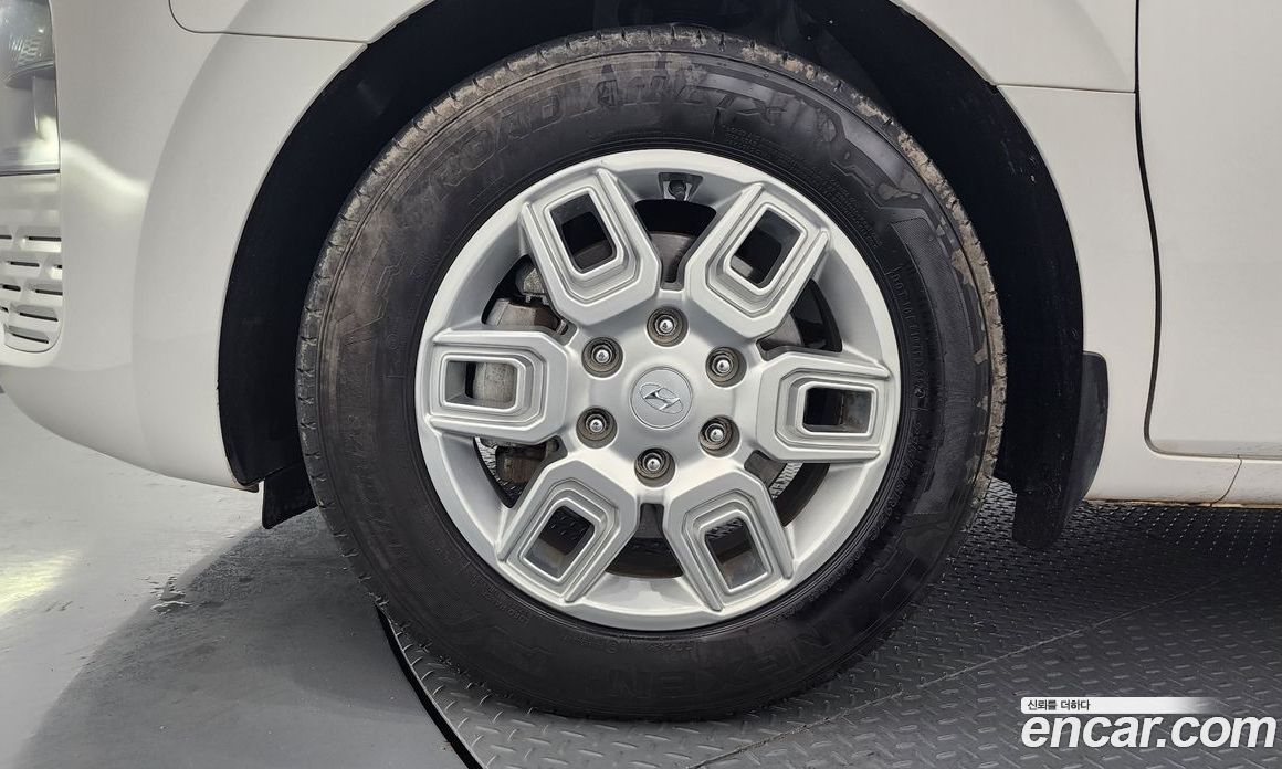 Hyundai Staria фото 4